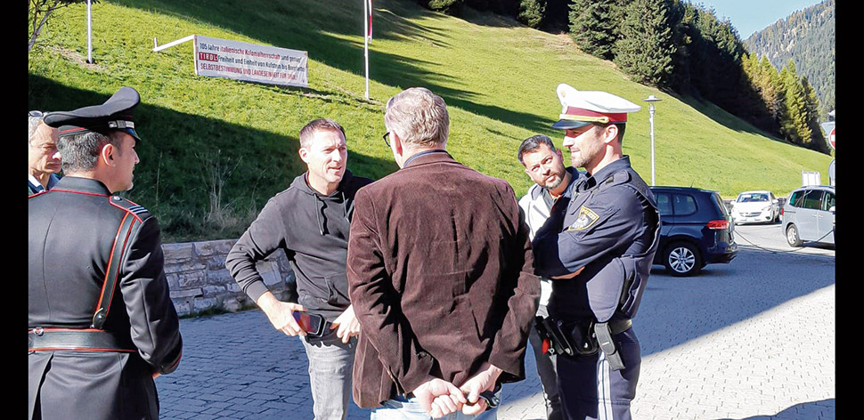 Protest-Aktion für „ein Tirol“ mit Wirbel!