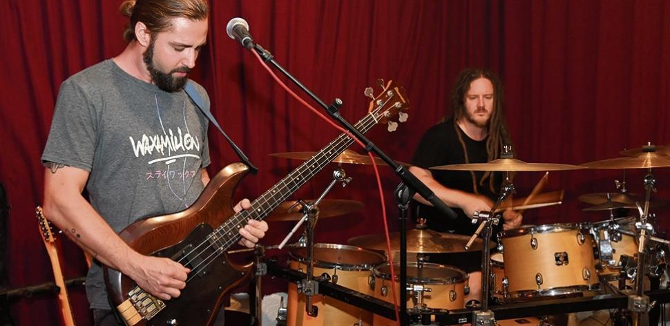 Meat Cheese: Fleischkas-Duo mit Drums und Bass