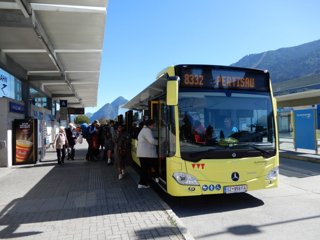 Halbstündlich in das Achental