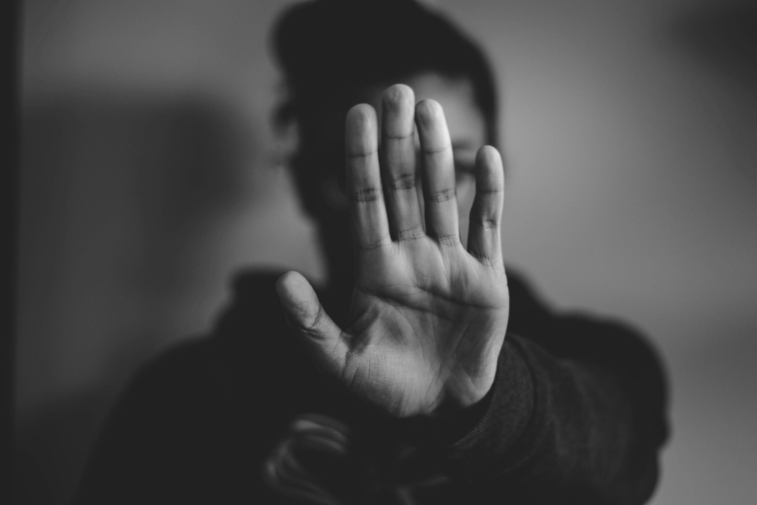 Einfaches Hilfezeichen für den Gewaltschutz